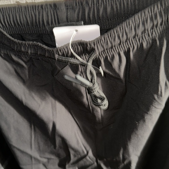 NWT LXNMGO black shorts with four pockets that zip and drawstring size xxxl - Picture 6 of 8